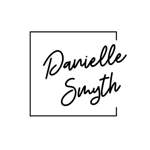 Danielle Smyth writer logo